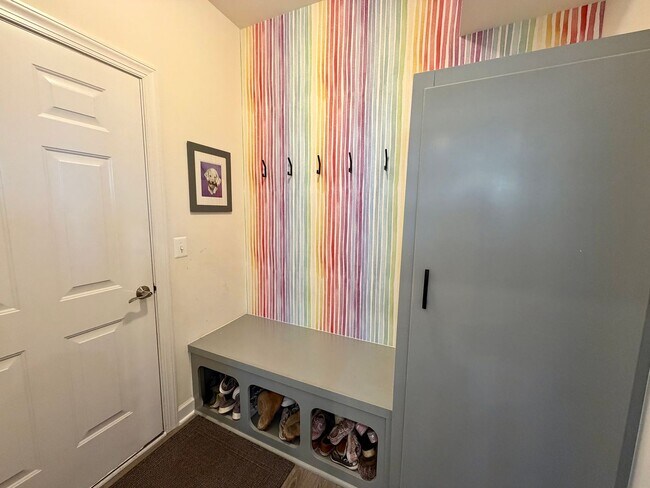 Building Photo - 1078 Delphi Ln