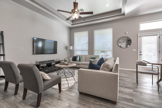 Building Photo - 7360 Skyrocket Dr