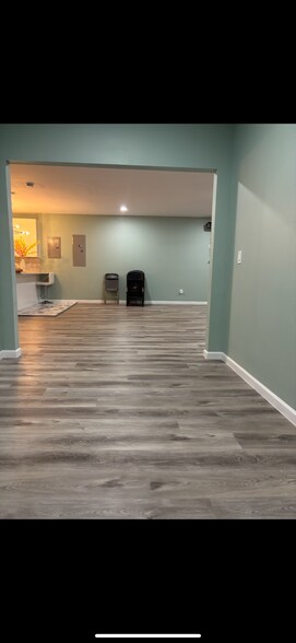 Building Photo - 4560 Persian Trl