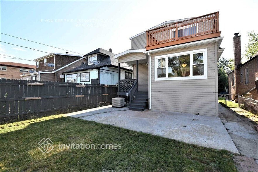Building Photo - 2414 N 75th Ct