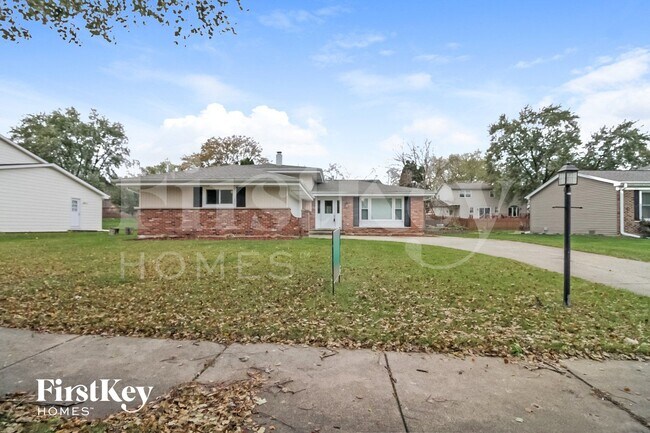 Building Photo - 6S124 Lakewood Dr