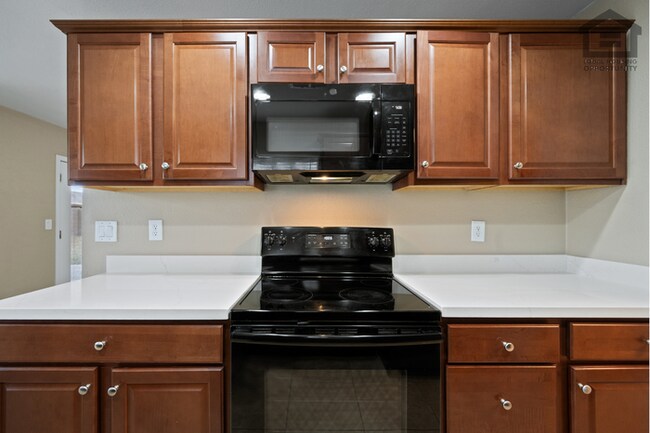 Building Photo - 3Bed/2Bath House at Thunderbird/59th Ave! Ready for Immediate Move-In! – RV GATE!