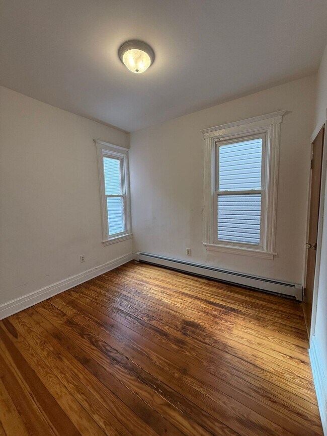 Building Photo - 163 BIDWELL Ave