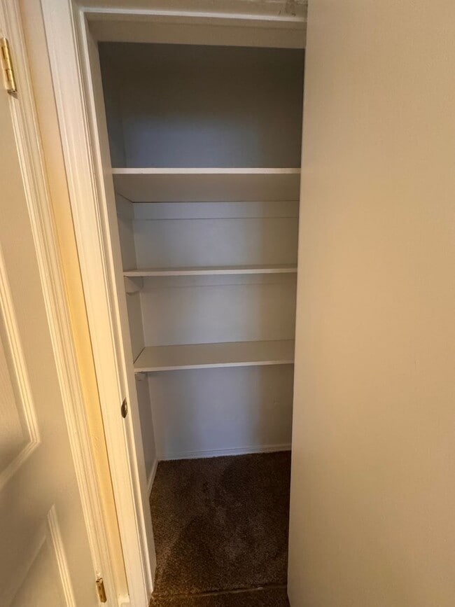 Building Photo - 127 N Roanoke Ave