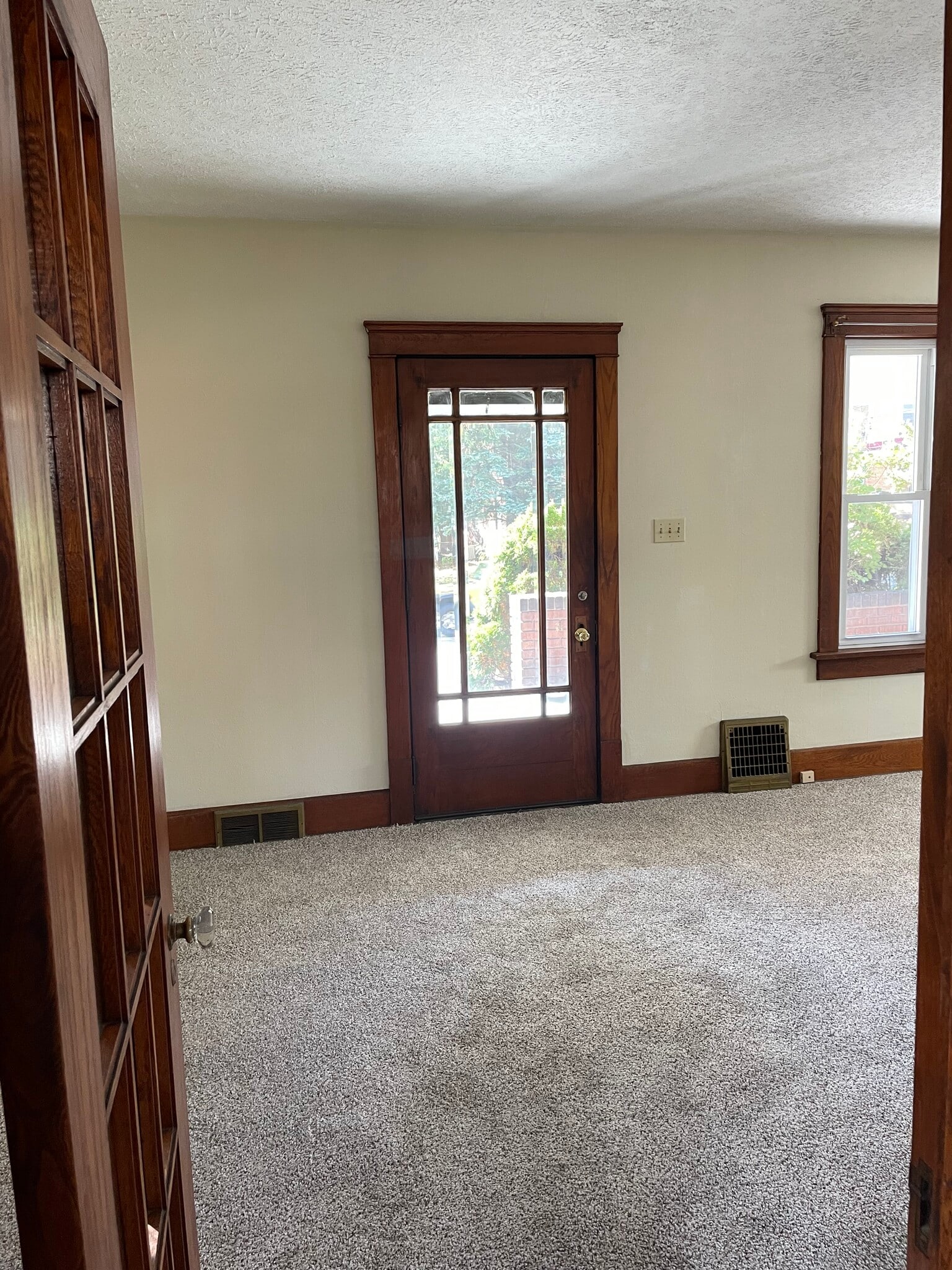 Building Photo - 206 Wales Rd NE