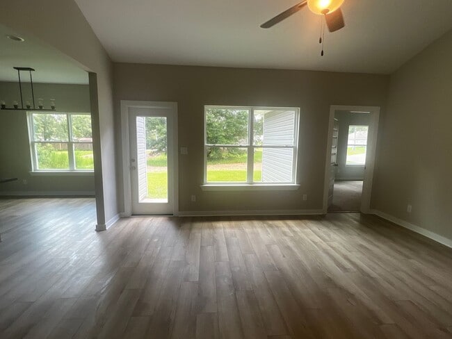 Building Photo - Home for Rent in Bay Minette, AL!! Availab...