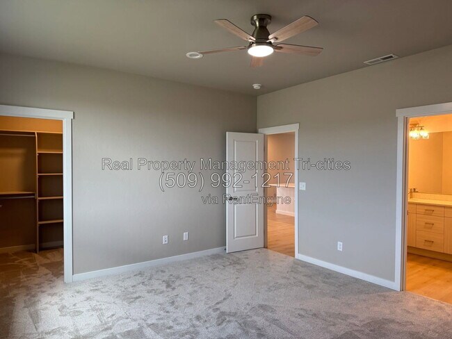 Building Photo - 3592 Stardust St