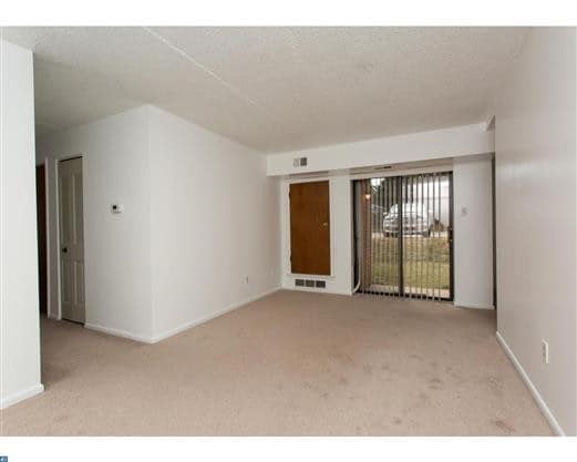Main Living Area - 3301 Valley Dr