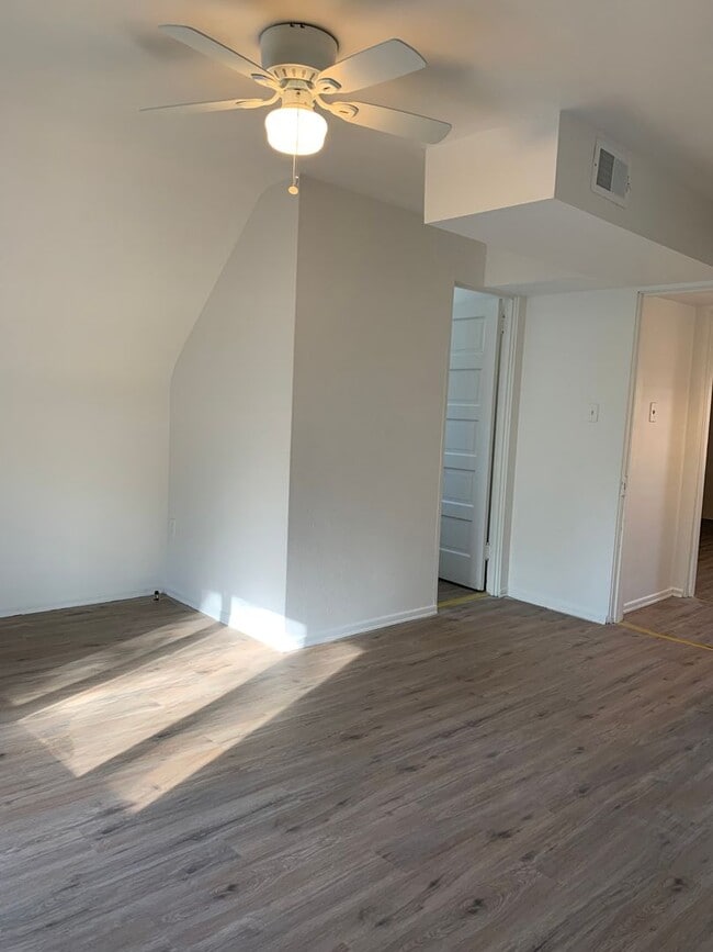 Building Photo - 7545 Ardmore St