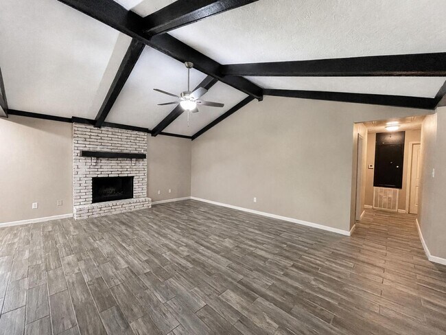 Building Photo - 205 Pleasant Dr