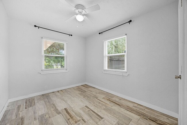 Building Photo - 6236 S Martindale Ave