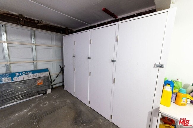 Building Photo - 1940 S Robertson Blvd