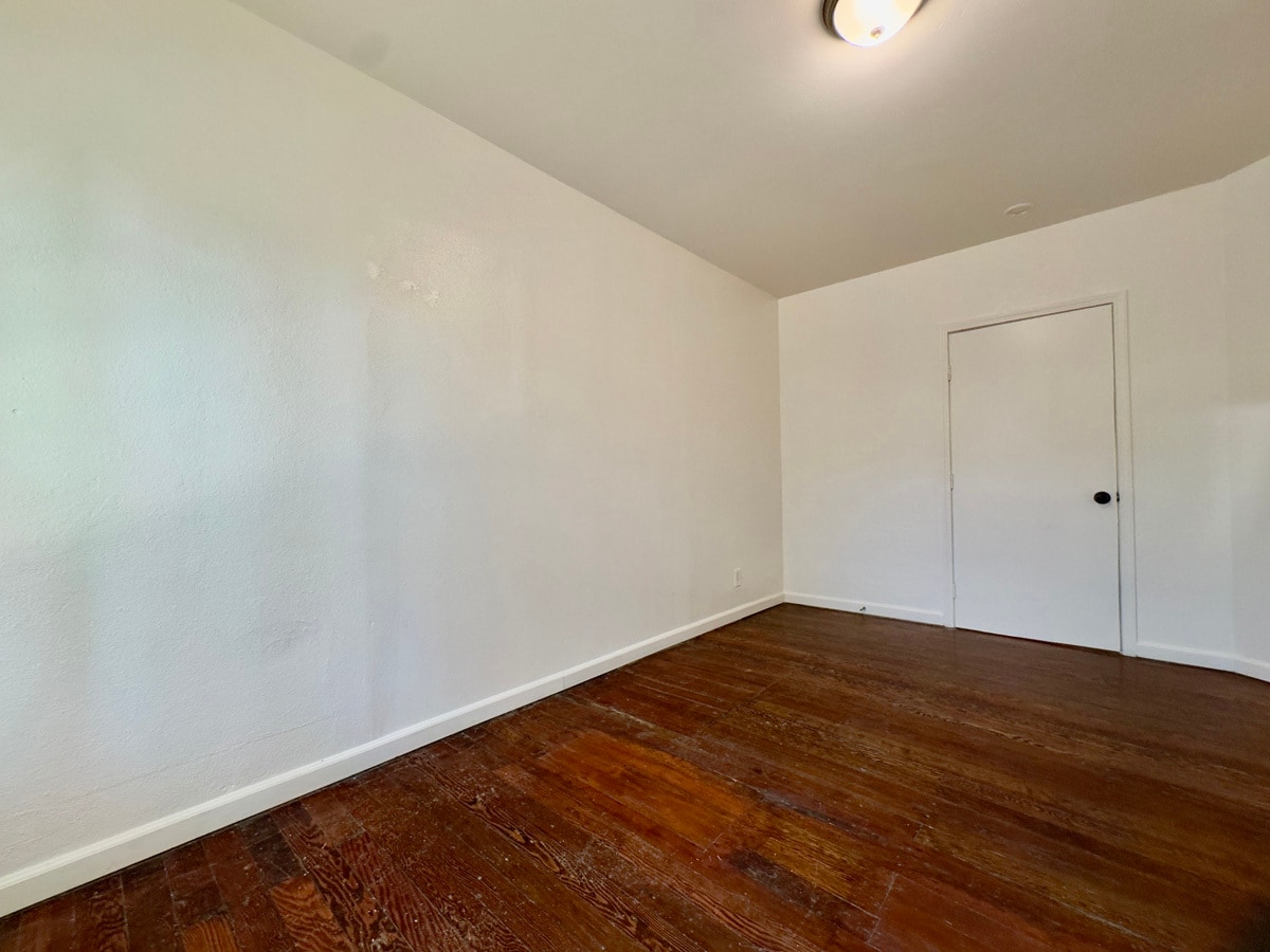 Building Photo - 711 32nd St