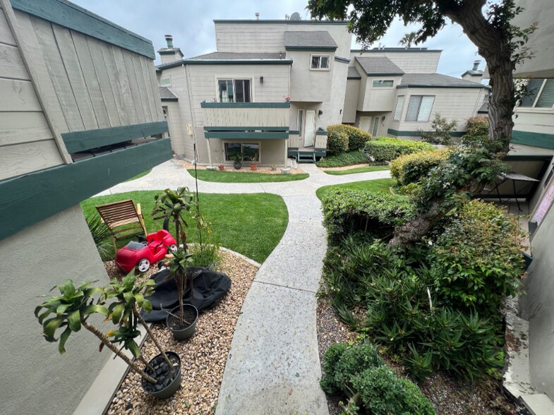 Building Photo - 4763 Lamont St