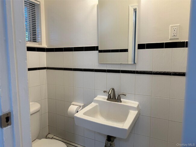 Building Photo - 55 Hickory Rd