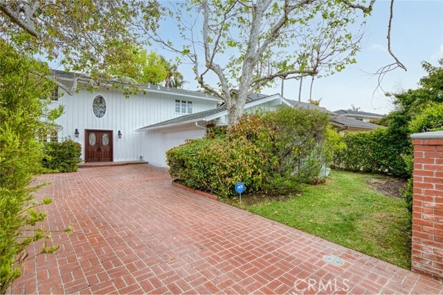 Primary Photo - 16842 Harkness Cir