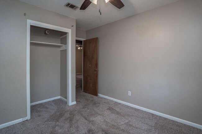 Building Photo - Large Backyard in North Little Rock