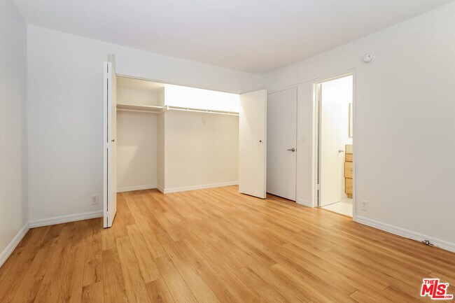Building Photo - 1608 S Bentley Ave