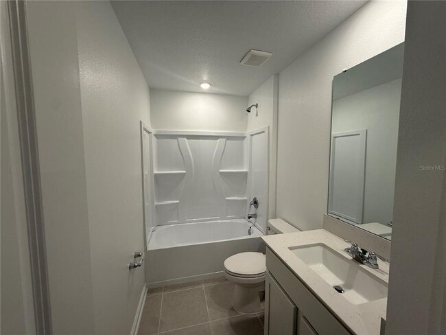 Building Photo - 5427 Meadow Walk Dr