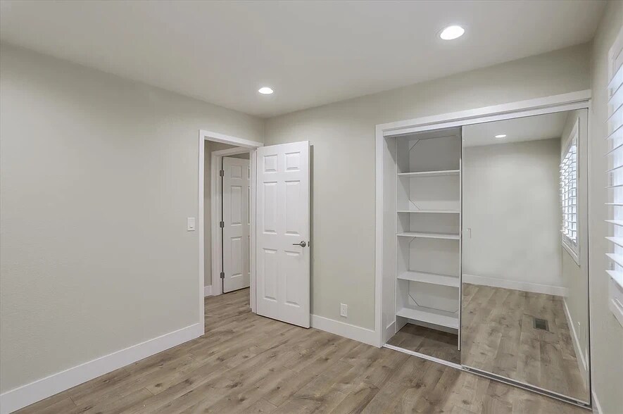 Building Photo - 4075 Beebe Cir