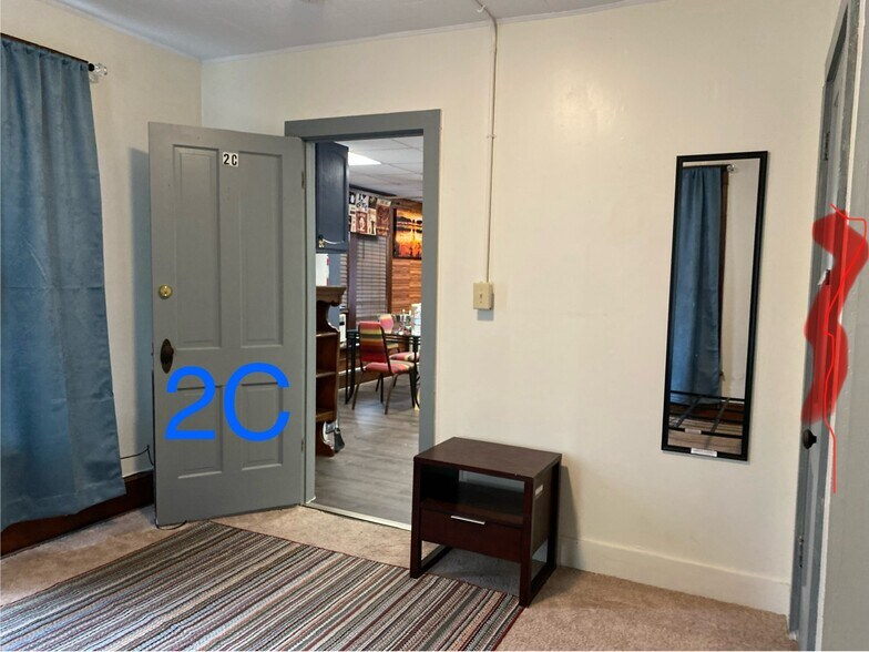 Building Photo - 326 S Allen St