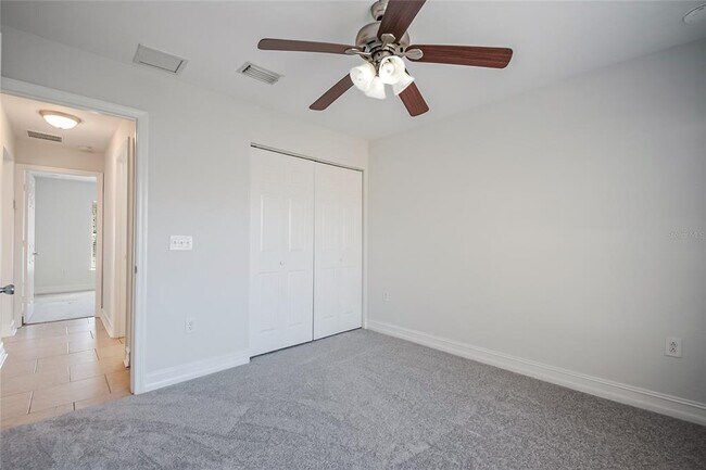 Building Photo - 2370 Pine St