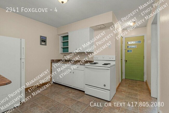 Building Photo - 2941 Foxglove-4