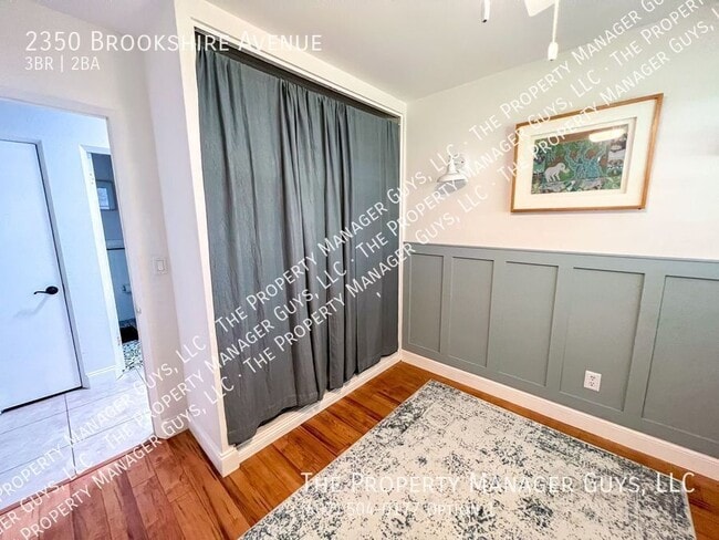 Building Photo - 2350 Brookshire Ave