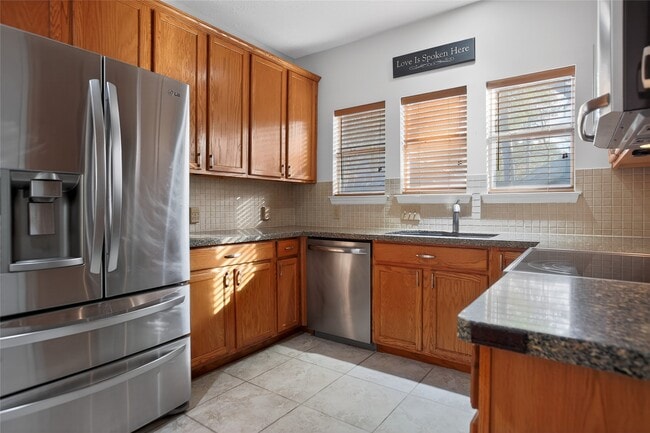 Building Photo - 15 S Avonlea Cir