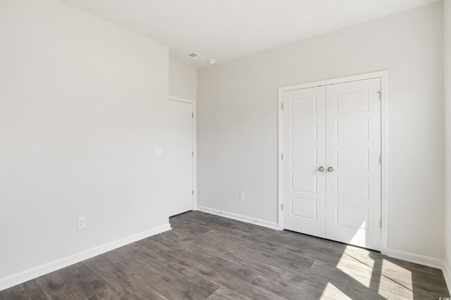 Building Photo - 1019 Canter Dr