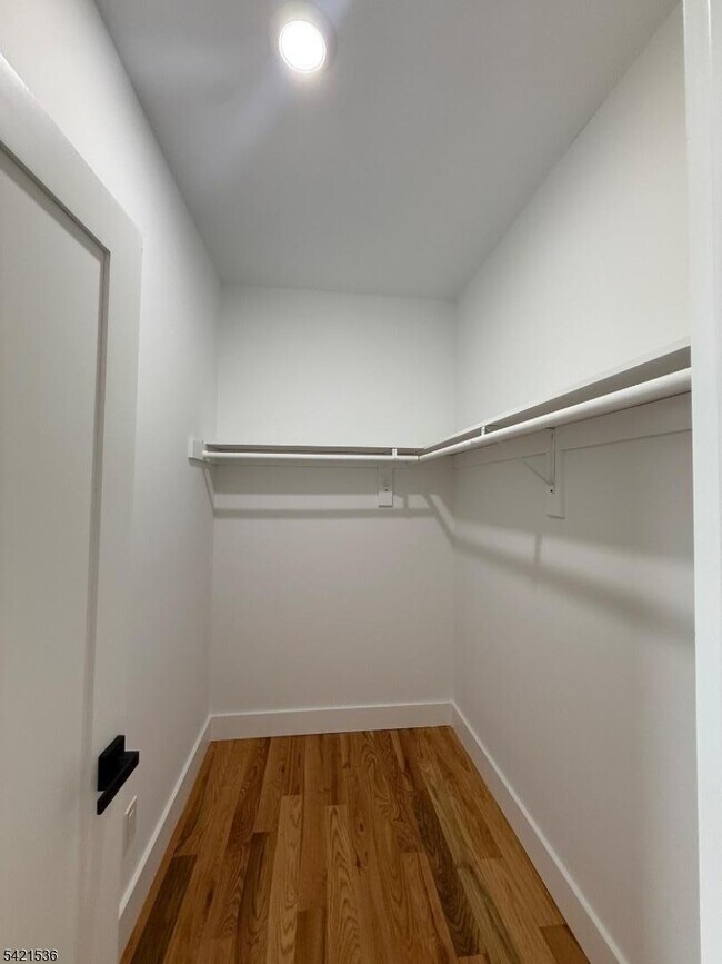 Building Photo - 223 Monroe Ave