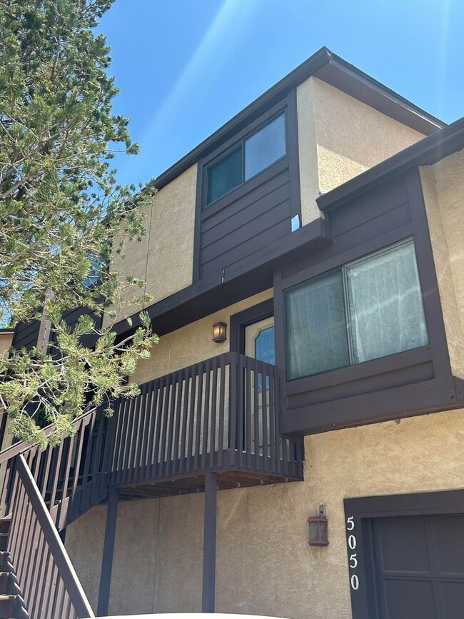 Primary Photo - 2 bedroom with Wood Burning Fireplace In V...