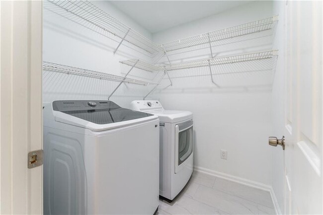Building Photo - 3272 Pomarine Ln NW