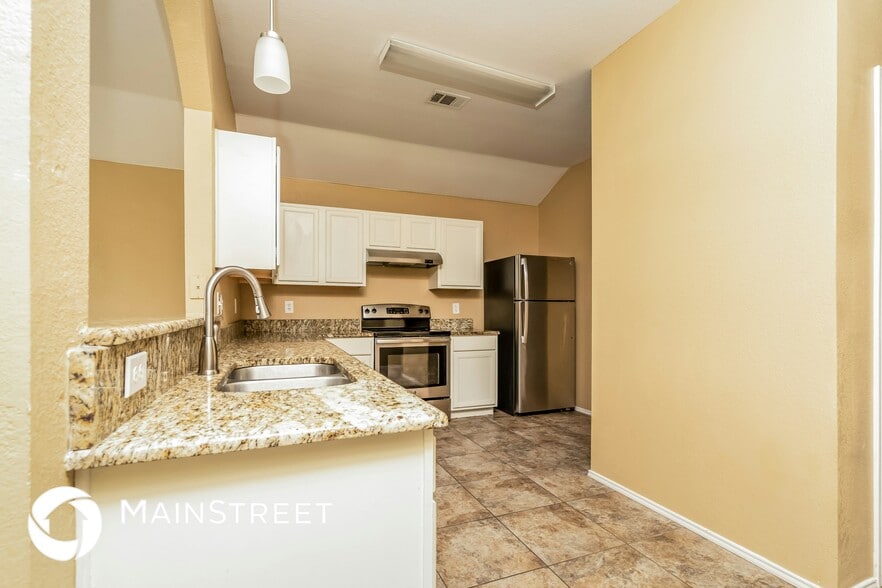 Building Photo - 1611 Emily Ln