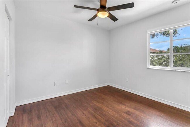 Building Photo - 12600 SW 50th Ct