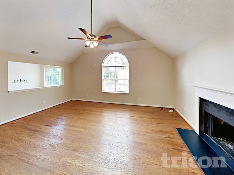 Building Photo - 831 Asbury Trail