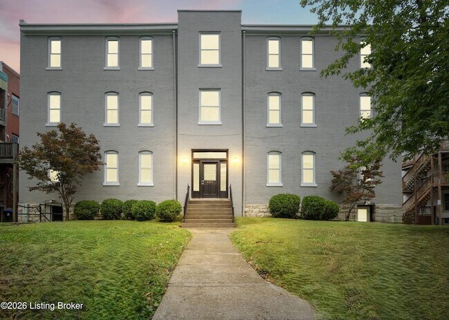 Building Photo - 409 W Gaulbert Ave