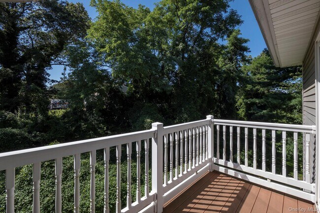 Building Photo - 80 Overlook Dr