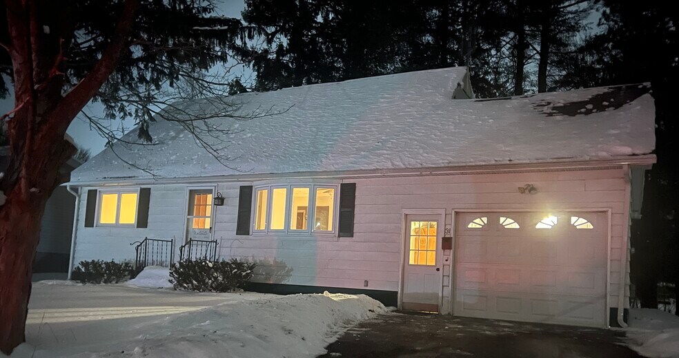 Building Photo - 31 Perimeter Rd