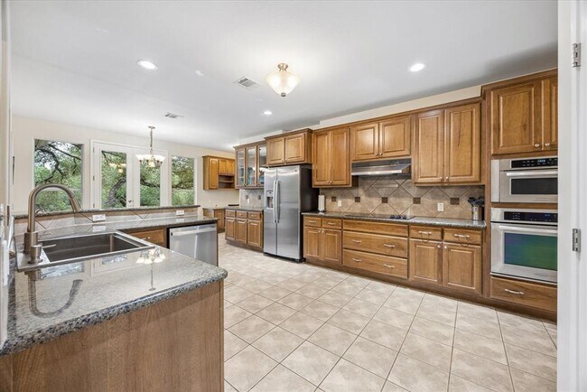 Building Photo - 313 S Flamingo Dr