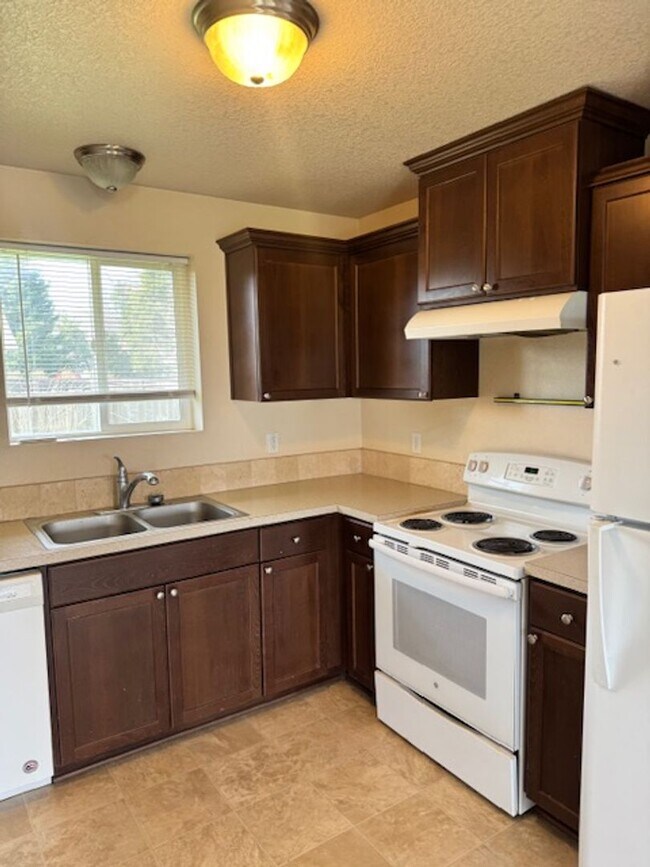 Building Photo - 3530 Britt Ave