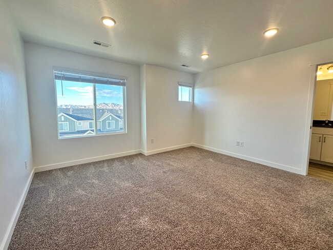 Building Photo - 1089 Waterway Ln