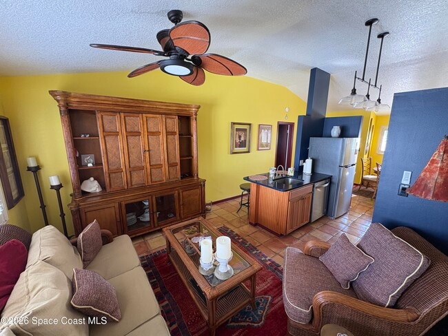 Building Photo - 418 Beach Park Ln