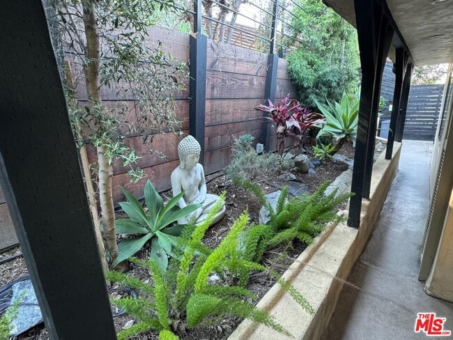 Building Photo - 7302 Mooney Dr