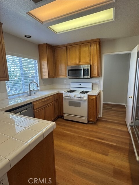 Building Photo - 1402 Sutherland Dr