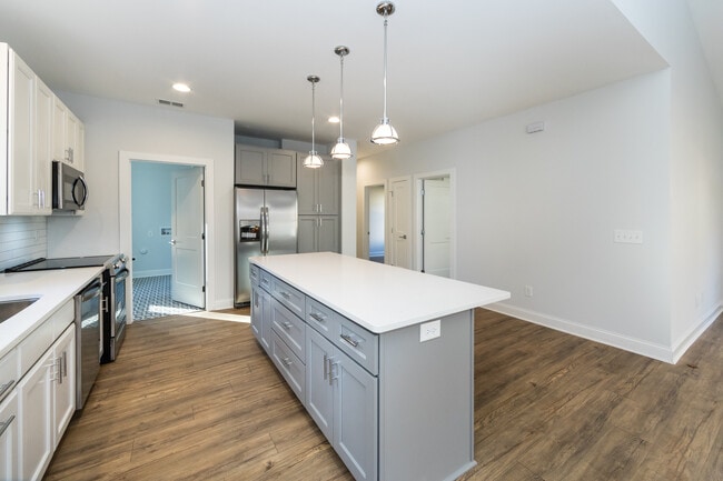 Building Photo - 805 Rodey Ave