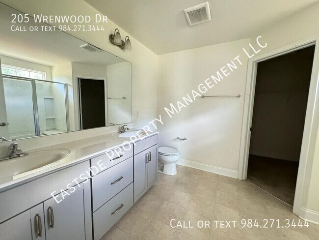 Building Photo - 205 Wrenwood Dr