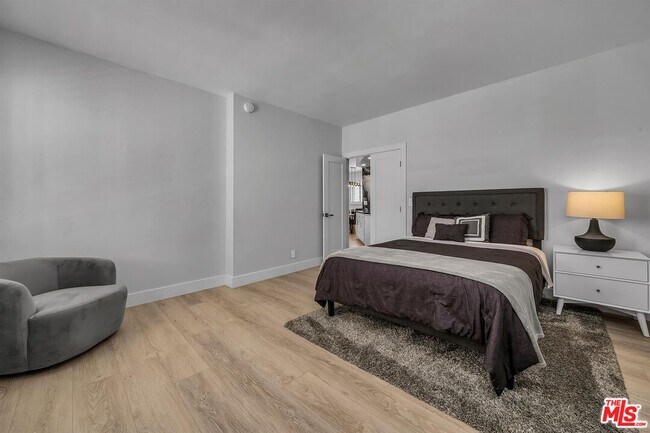 Building Photo - 1412 N Crescent Heights Blvd