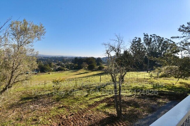 Building Photo - 510 Fairview Ct