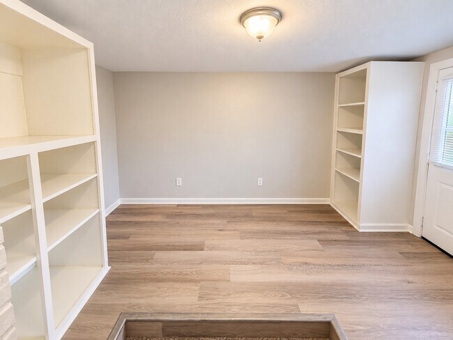 Building Photo - 1309 Malvern St